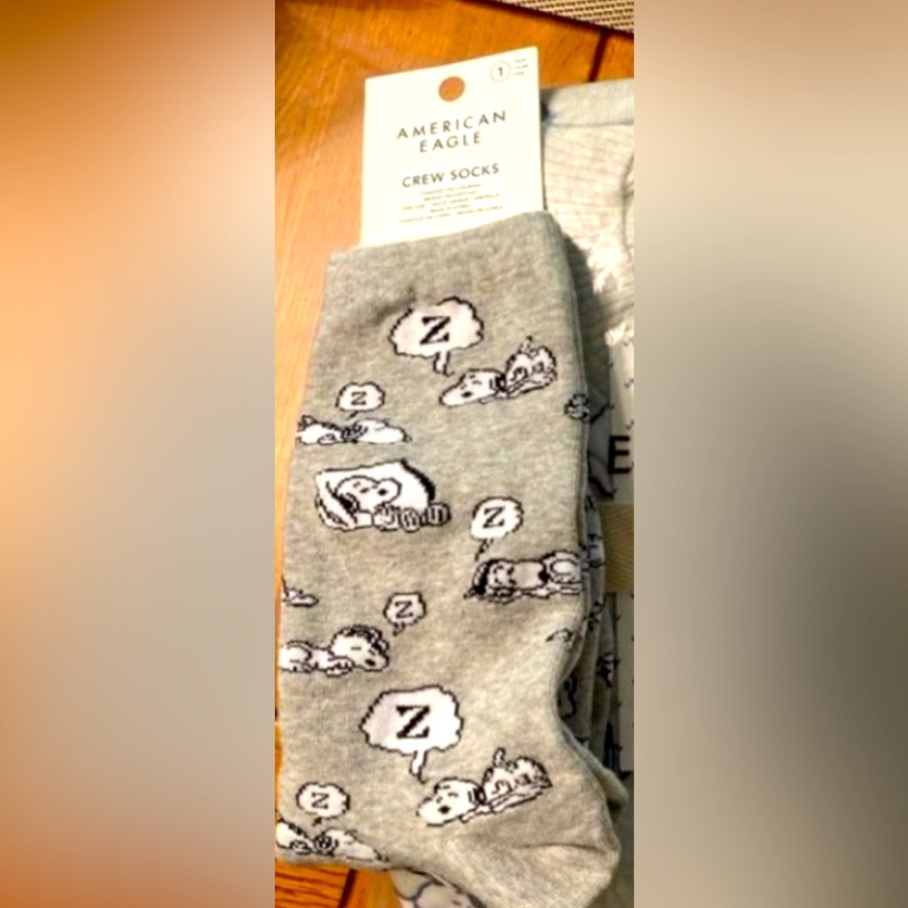 American eagle sleepy snoopy socks